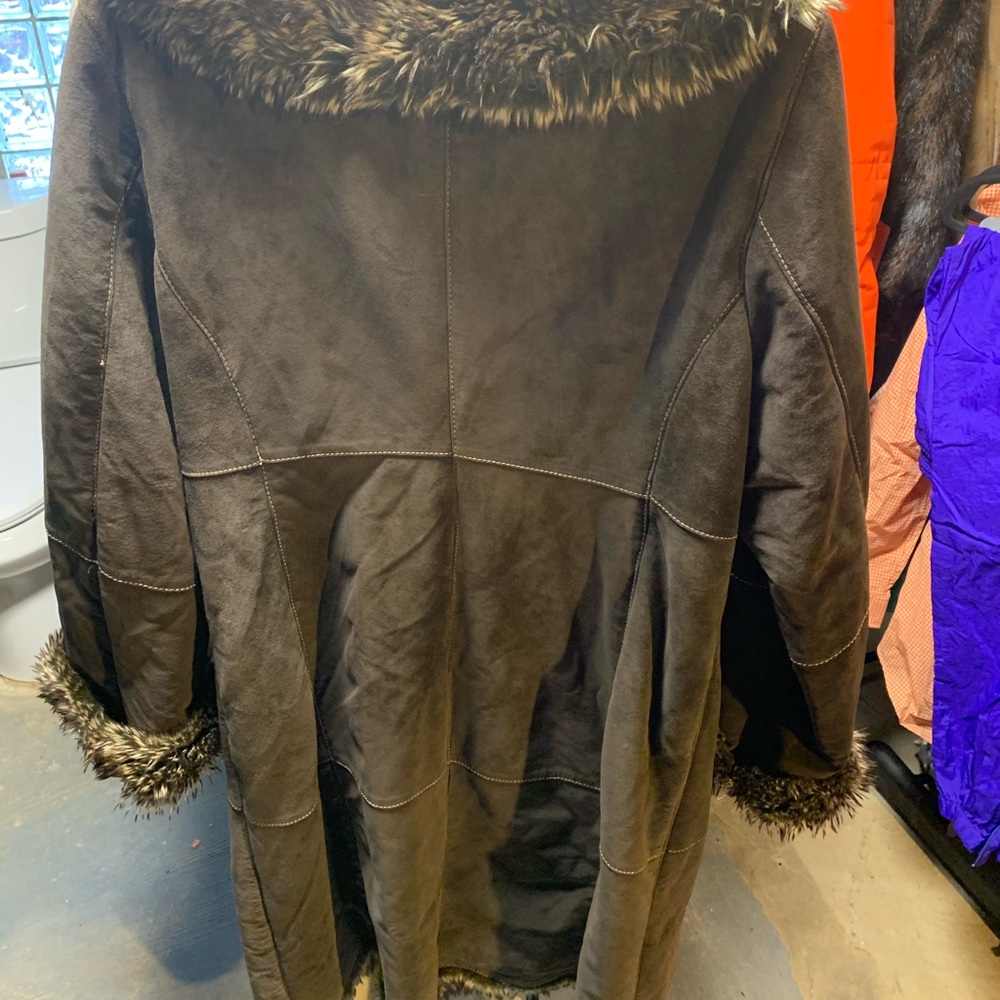 Shearling Coat Size M/L - Picture 3 of 3